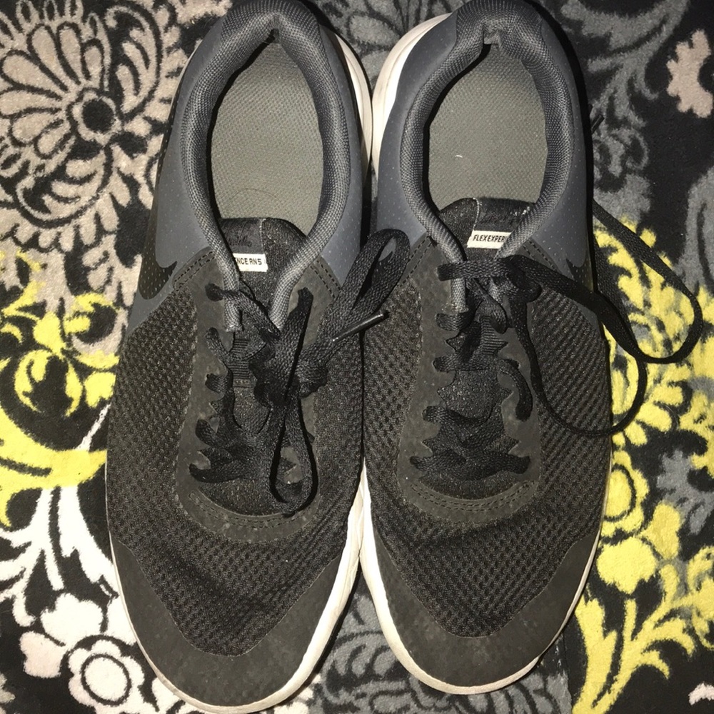Nike tennis shoes